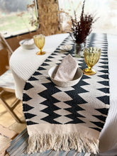 Load image into Gallery viewer, Zenu Table Runner