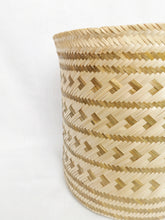 Load image into Gallery viewer, Gold Wayuu Planter Basket (large)